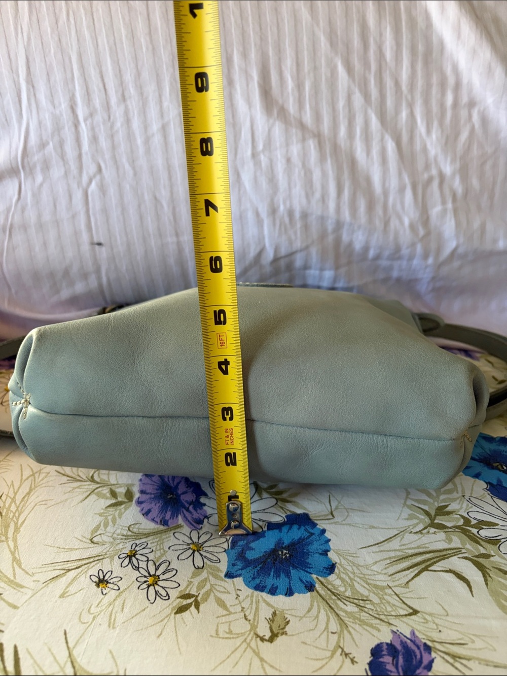 Roots Mint Green Leather Crossbody Bag - Picture 6 of 14